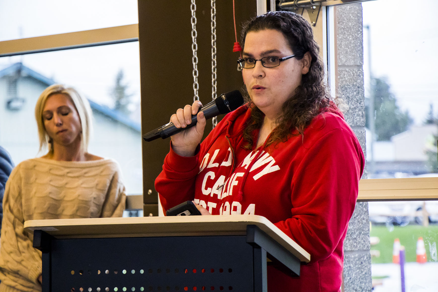 yelm.190918.homeless.meeting.jw19.jpg